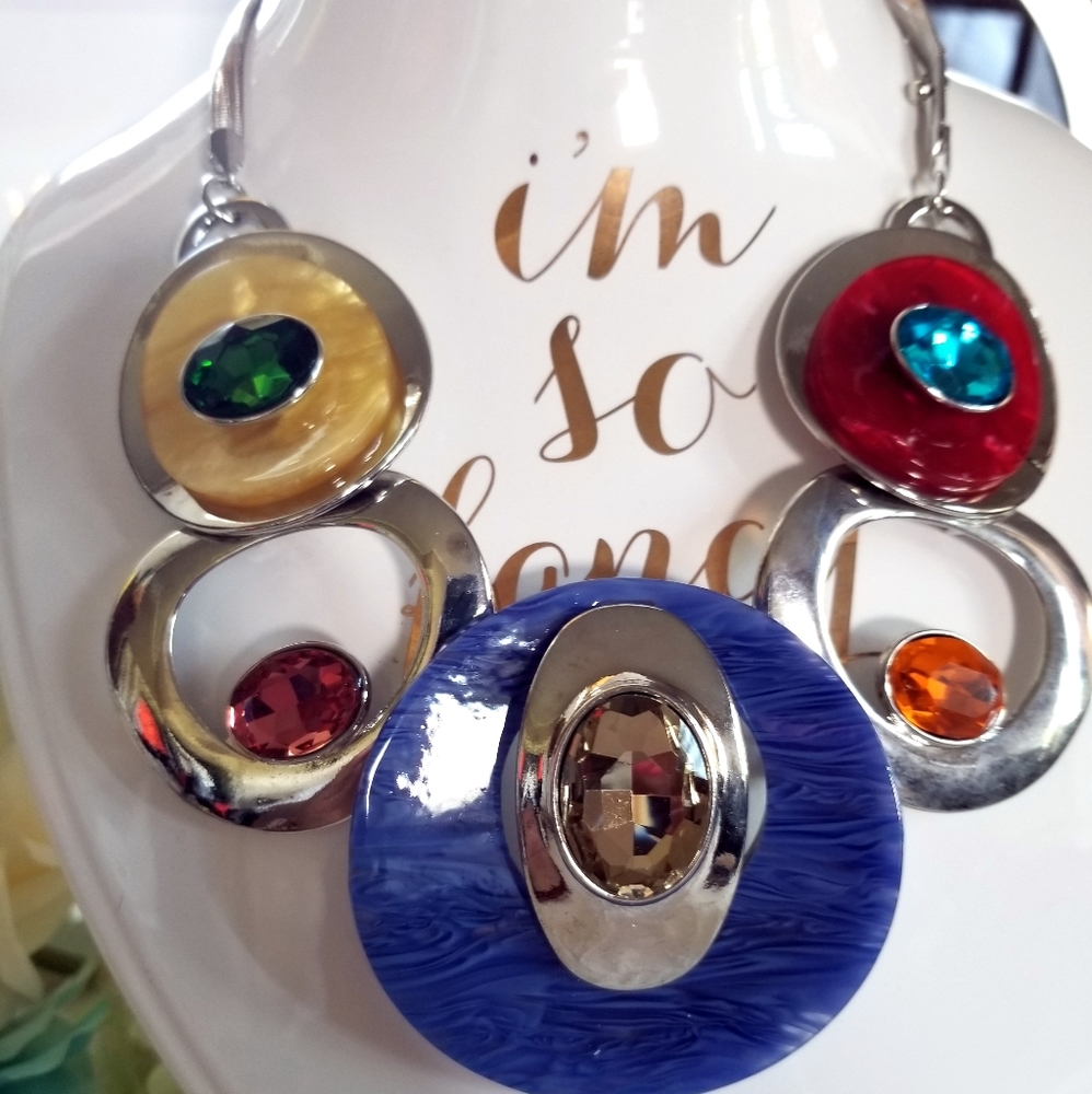 Statement necklace